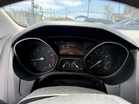 Used 2018 Ford Focus SE FWD image 6