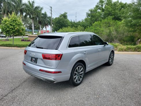 Used 2017 Audi Q7 3.0T Prestige AWD/4WD image 4
