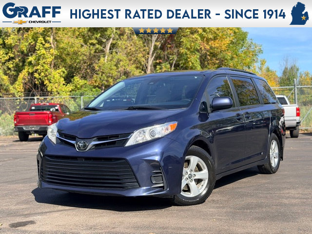 Used 2018 Toyota Sienna LE FWD image 1
