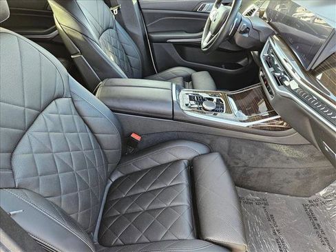 Used 2023 BMW X7 xDrive40i w/ Premium Package image 25