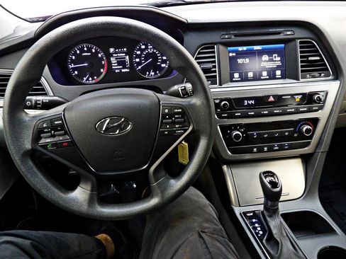 Used 2016 Hyundai Sonata Sport image 17