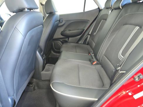 Certified 2024 Hyundai Venue Limited FWD image 25