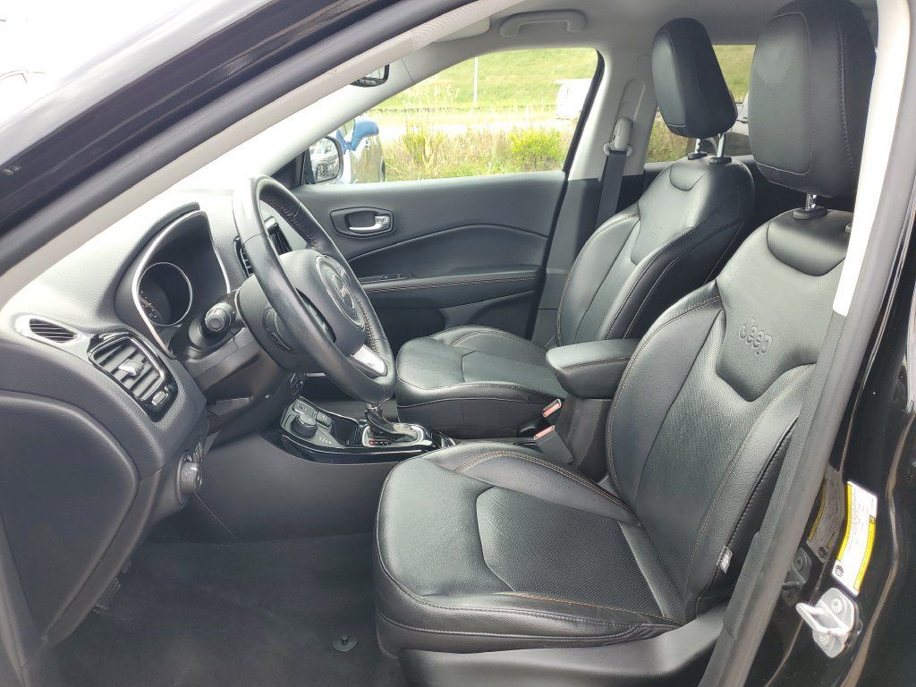 Used 2018 Jeep Compass Limited w/ Navigation Group AWD/4WD image 10