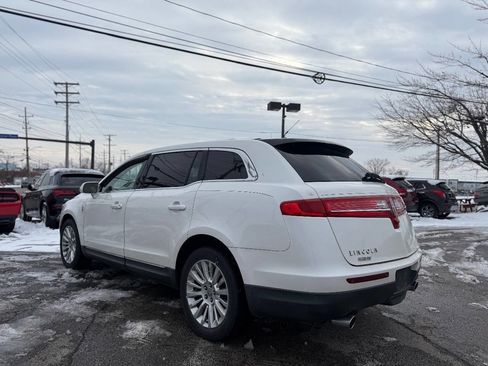 Used 2010 Lincoln MKT 2WD image 5