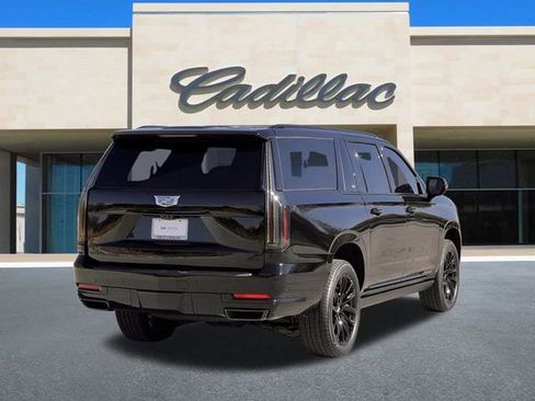 Certified 2026 Cadillac Escalade ESV Sport w/ LPO, ONYX Package image 4