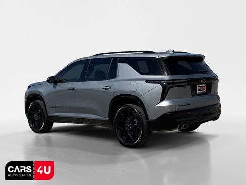 Used 2025 Chevrolet Traverse RS w/ LPO, Floor Liner Package FWD image 5