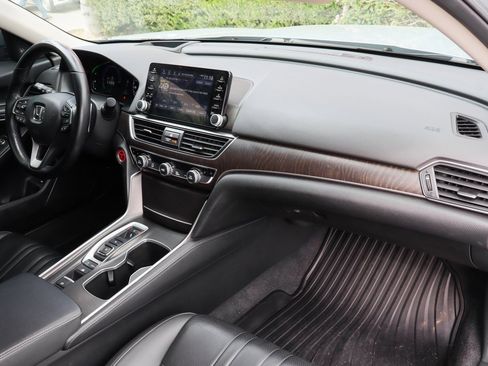 Used 2022 Honda Accord Touring image 38