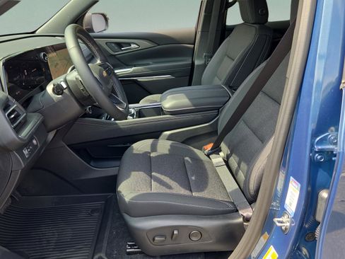 New 2026 Chevrolet Traverse LT w/ Driver Confidence Package FWD image 9