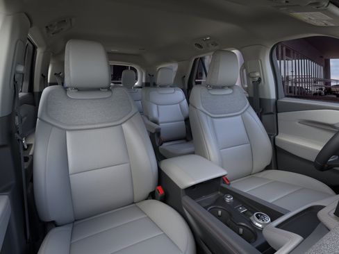 New 2026 Ford Explorer Active w/ Active Comfort Package RWD image 10