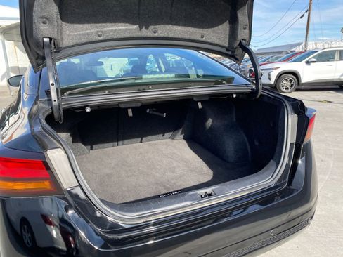 Used 2025 Nissan Altima 2.5 SV image 31