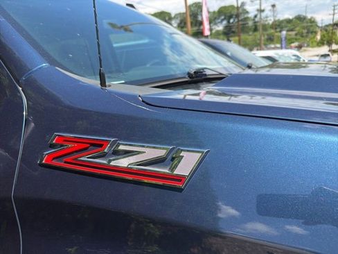 Used 2021 Chevrolet Silverado 1500 LT Trail Boss w/ Convenience Package II AWD/4WD image 5