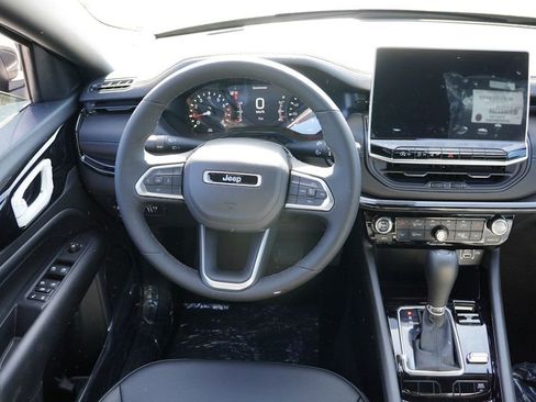 New 2025 Jeep Compass Latitude w/ Sun & Sound Group AWD/4WD image 12