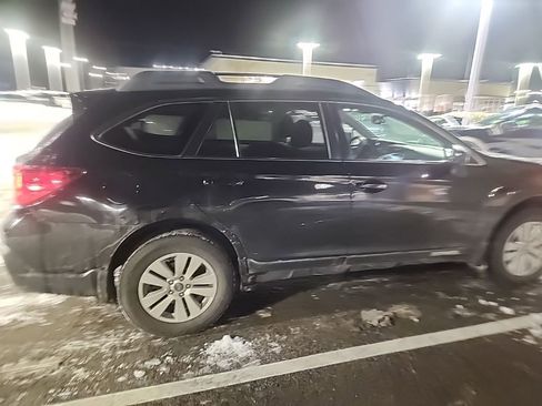 Used 2018 Subaru Outback 2.5i Premium image 5