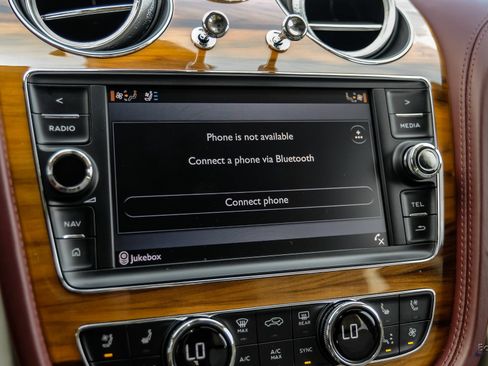 Used 2020 Bentley Bentayga Plug-In Hybrid AWD/4WD image 72