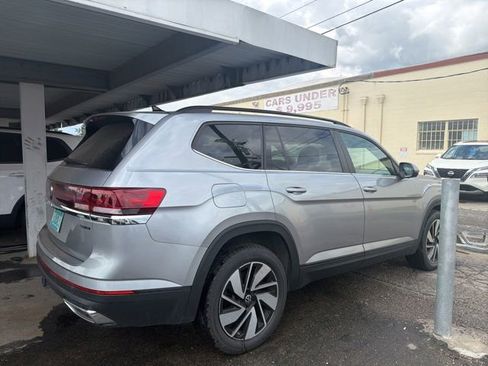 Used 2024 Volkswagen Atlas SE AWD/4WD image 4