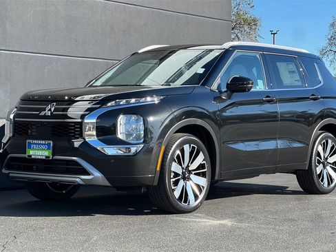 New 2026 Mitsubishi Outlander SEL image 9