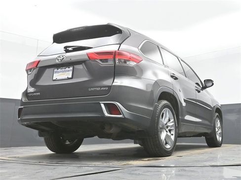 Used 2017 Toyota Highlander Limited image 49