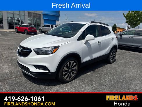 Used 2022 Buick Encore Preferred w/ Safety Package AWD/4WD image 1
