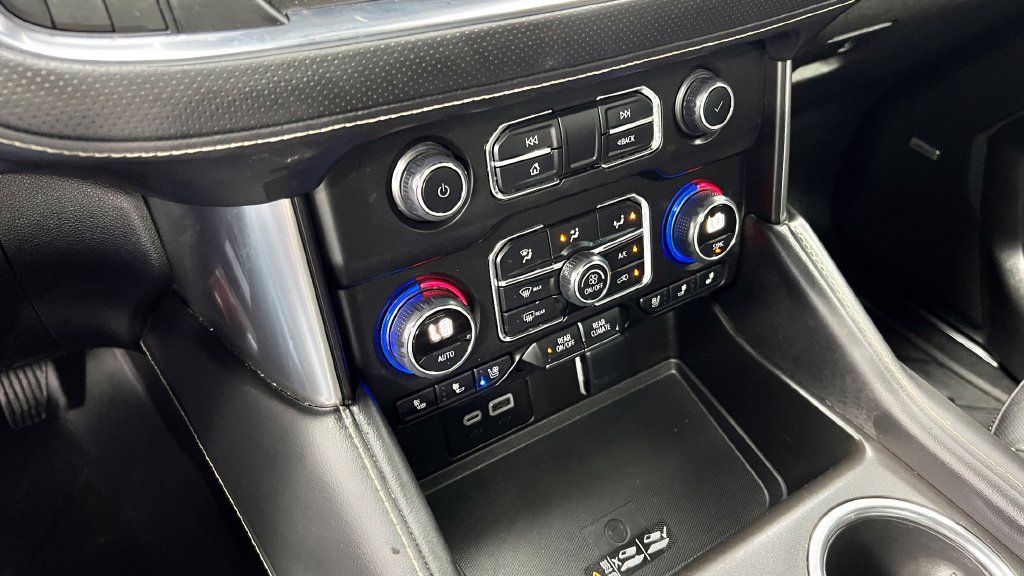 Used 2024 Chevrolet Tahoe Premier AWD/4WD image 16