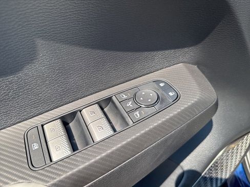 New 2025 Mitsubishi Outlander SE image 15