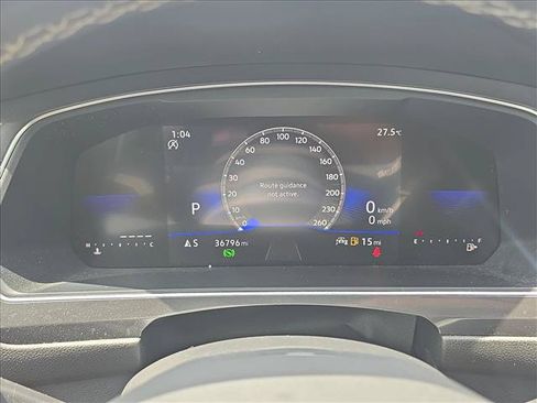 Used 2023 Volkswagen Tiguan SE w/ Panoramic Sunroof Package FWD image 13
