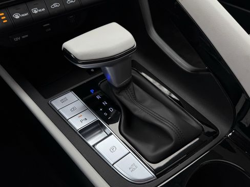 Used 2024 Hyundai Elantra Limited image 21