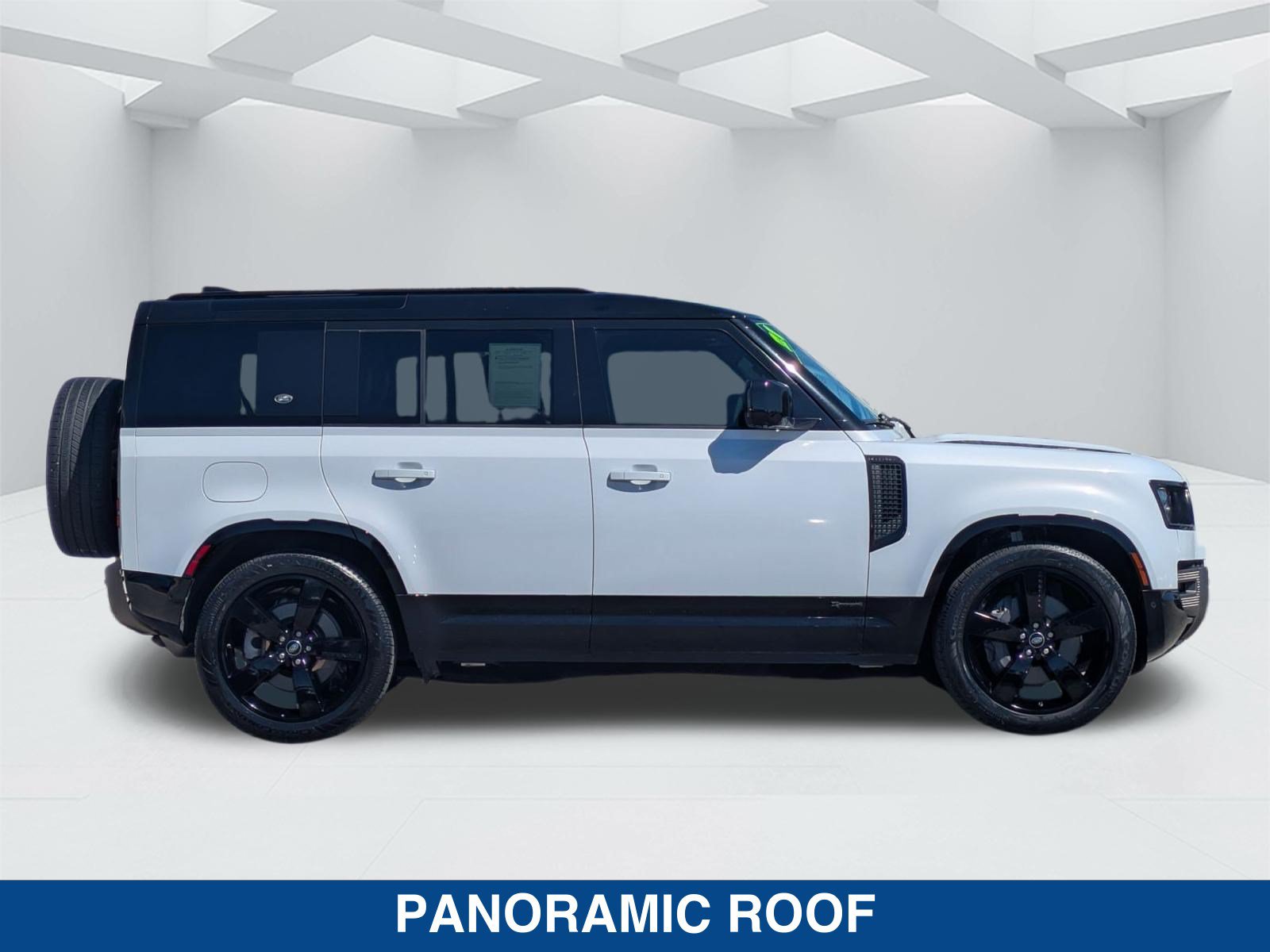 Used 2021 Land Rover Defender 110 X-Dynamic HSE AWD/4WD image 4