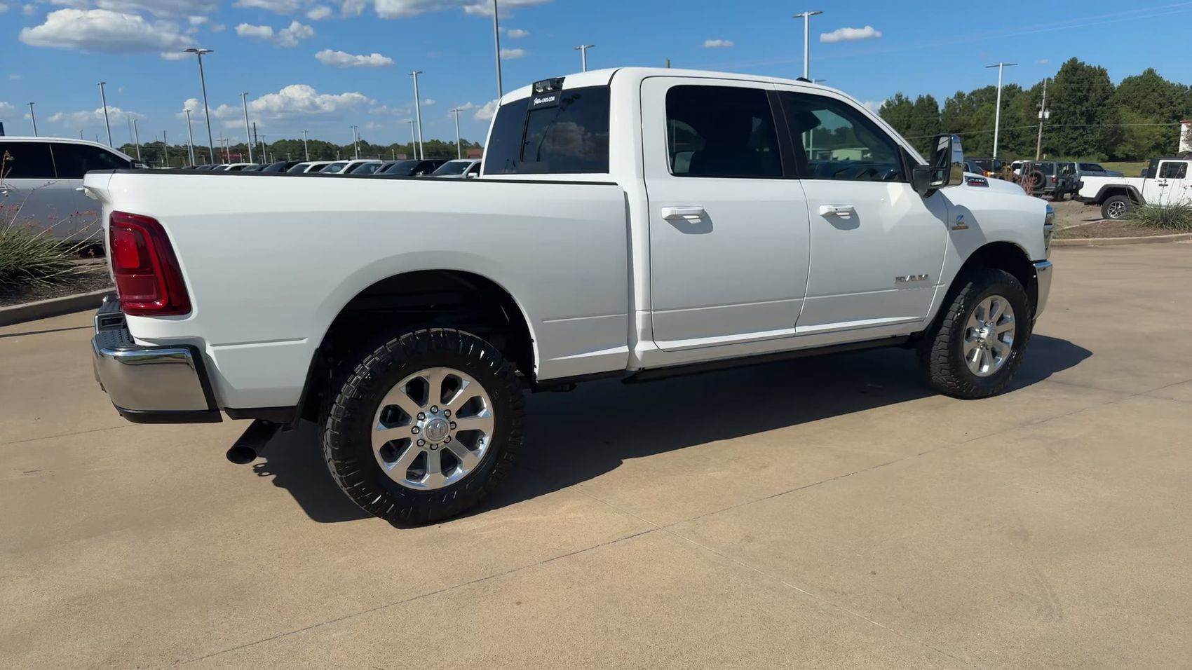 Used 2026 RAM 2500 Laramie AWD/4WD image 9