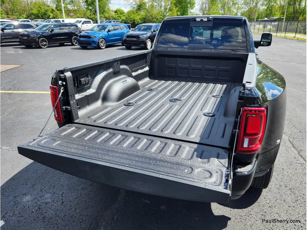 New 2026 RAM 3500 Big Horn AWD/4WD image 13