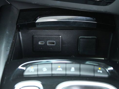 Used 2023 Buick Envision Essence w/ Sport Touring Package image 21