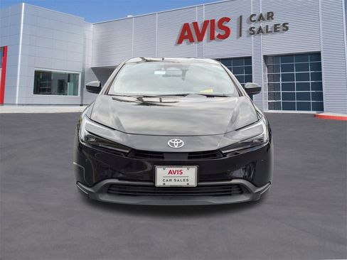 Used 2024 Toyota Prius LE image 2