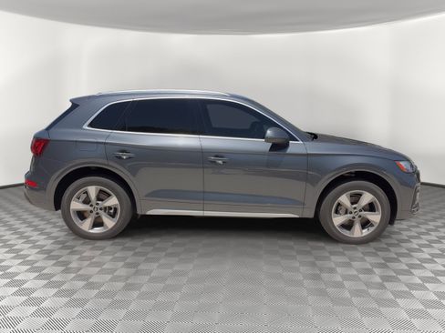 Used 2023 Audi Q5 2.0T Premium w/ Convenience Package AWD/4WD image 8
