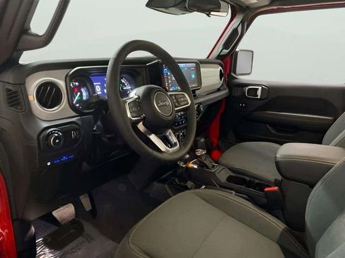 Used 2025 Jeep Wrangler Unlimited Sahara w/ Safety Group AWD/4WD image 58