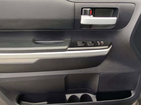 Used 2016 Toyota Tundra SR5 w/ SR5 Upgrade Package image 17