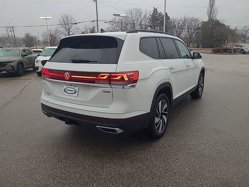 Used 2025 Volkswagen Atlas SE AWD/4WD image 6