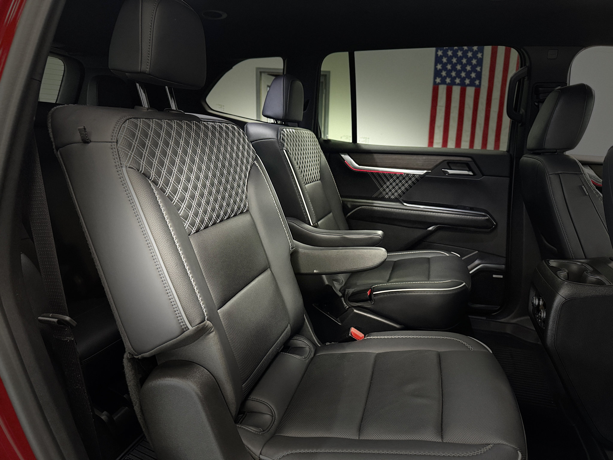 Used 2024 GMC Acadia Denali w/ LPO, Floor Liner Package AWD/4WD image 28