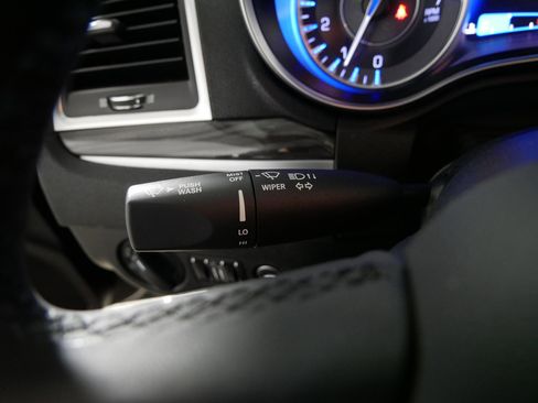 Used 2022 Chrysler 300 Touring image 30