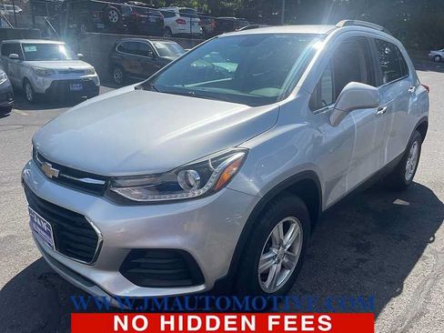 Used 2018 Chevrolet Trax LT w/ LT Convenience Package AWD/4WD image 1