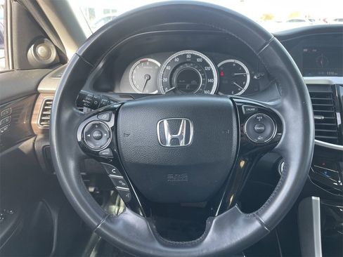 Certified 2017 Honda Accord EX-L image 16