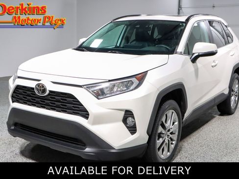 Used 2021 Toyota RAV4 XLE Premium image 1