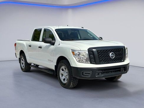 Used 2019 Nissan Titan S AWD/4WD image 5
