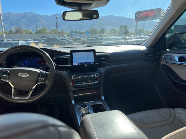 Used 2020 Ford Explorer Platinum AWD/4WD image 22