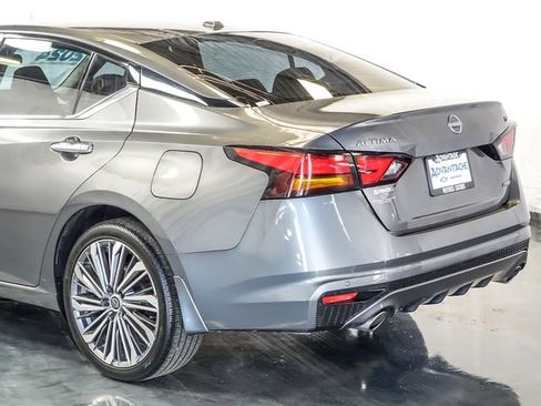 Used 2024 Nissan Altima 2.5 SL AWD/4WD image 10