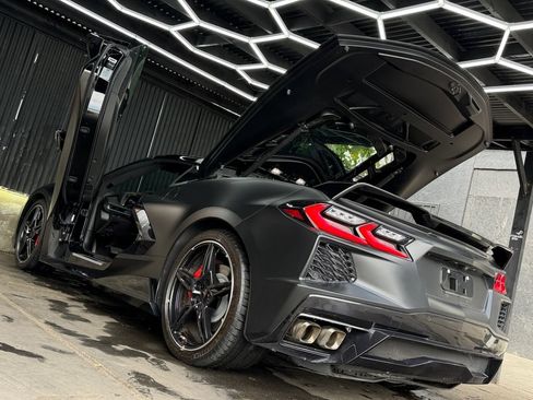 Used 2021 Chevrolet Corvette Stingray Premium Cpe w/ Z51 Performance Package RWD image 34