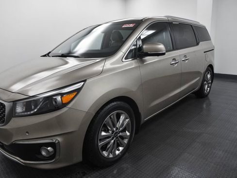 Used 2015 Kia Sedona SX Limited w/ SXL Technology Package image 3