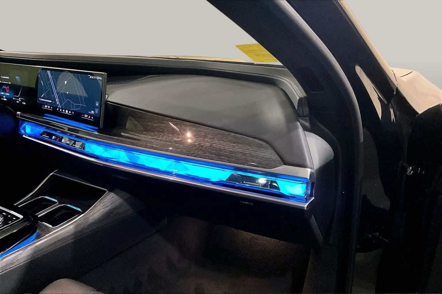Used 2023 BMW i7 xDrive60 AWD/4WD image 18