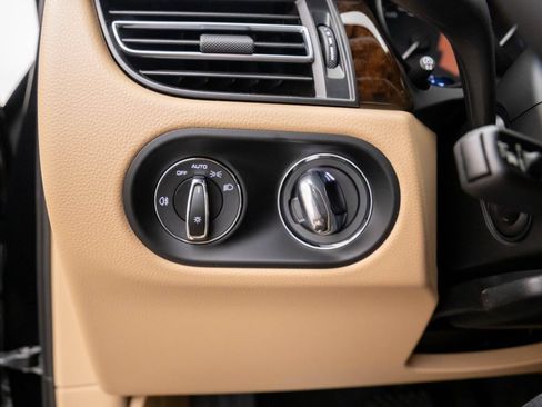 Certified 2026 Porsche Macan AWD/4WD image 19