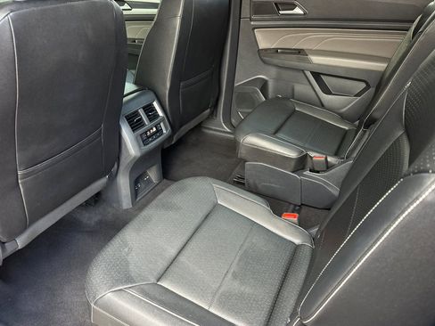 Used 2023 Volkswagen Atlas SEL R-Line AWD/4WD image 12