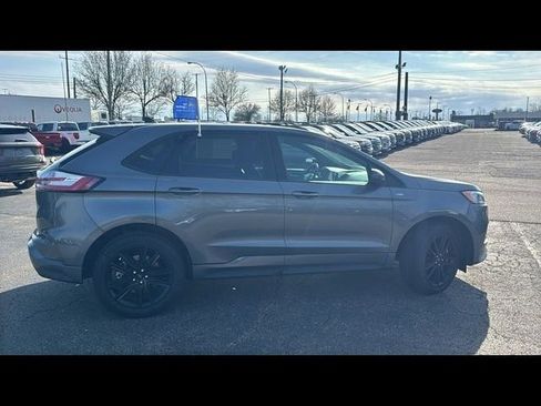 Certified 2024 Ford Edge ST-Line AWD/4WD image 3