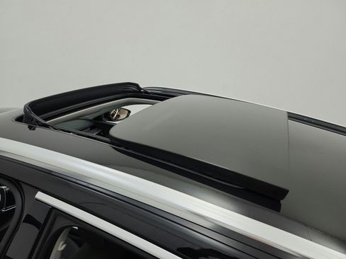 Used 2024 Audi Q8 e-tron Premium Plus w/ Premium Plus Package AWD/4WD image 11